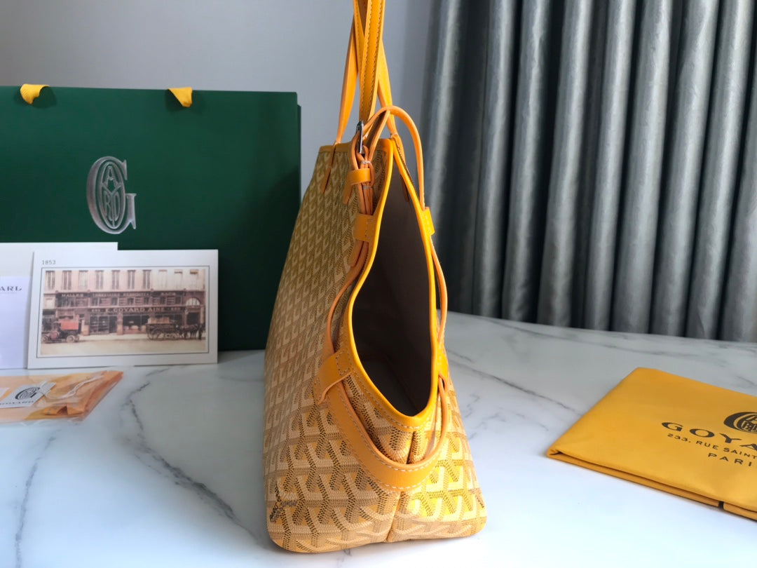 CHIEN GRIS BAG 33 IN YELLOW GOYARDINE CANVAS AND CALFSKIN TRIM