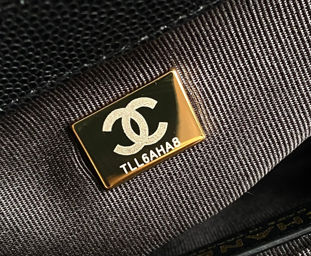 CHANEL MEDIUM 25 BOY BAG IN BLACK LAMBSKIN GOLD HARDWARE
