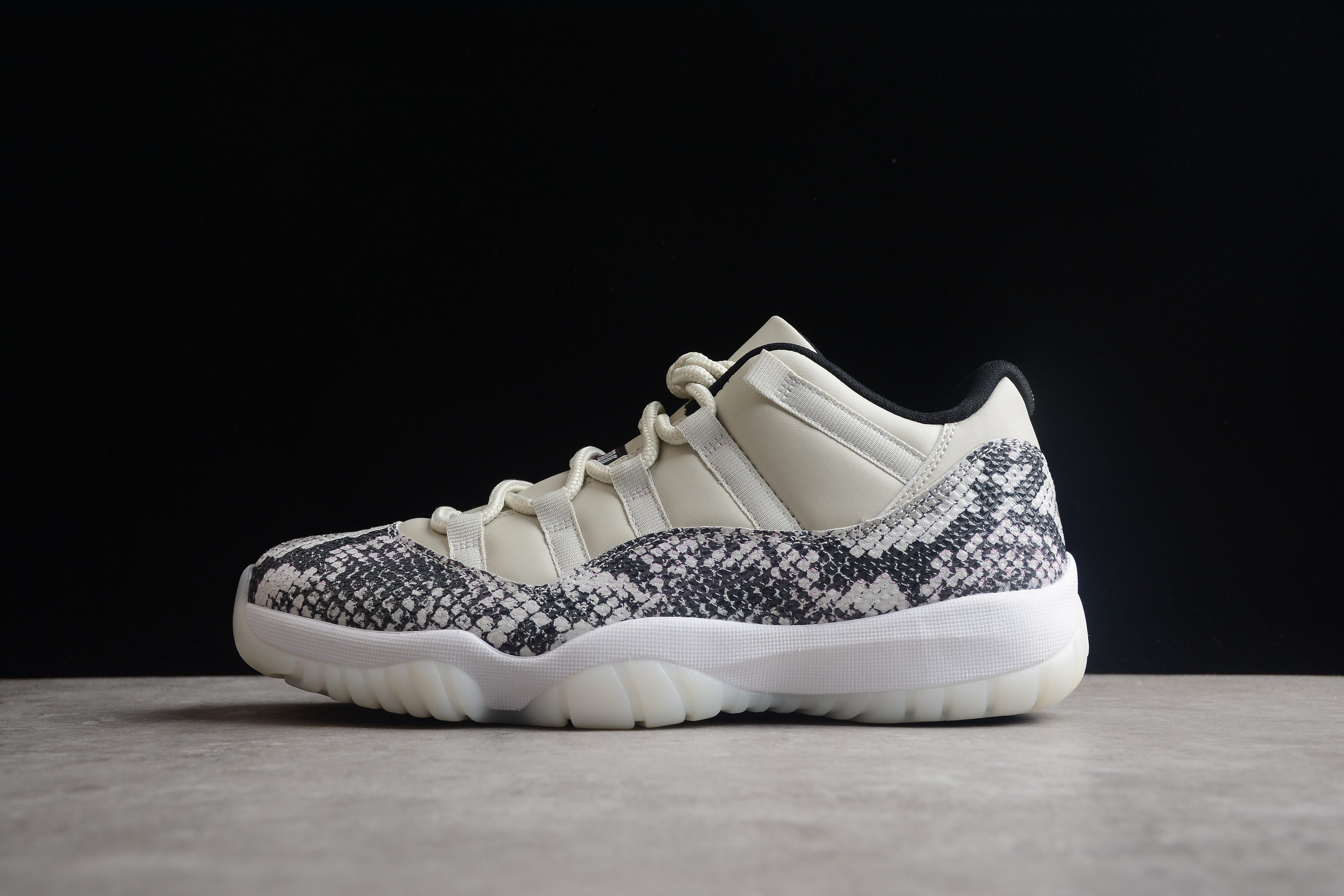 AJ 11 Low "Snake"