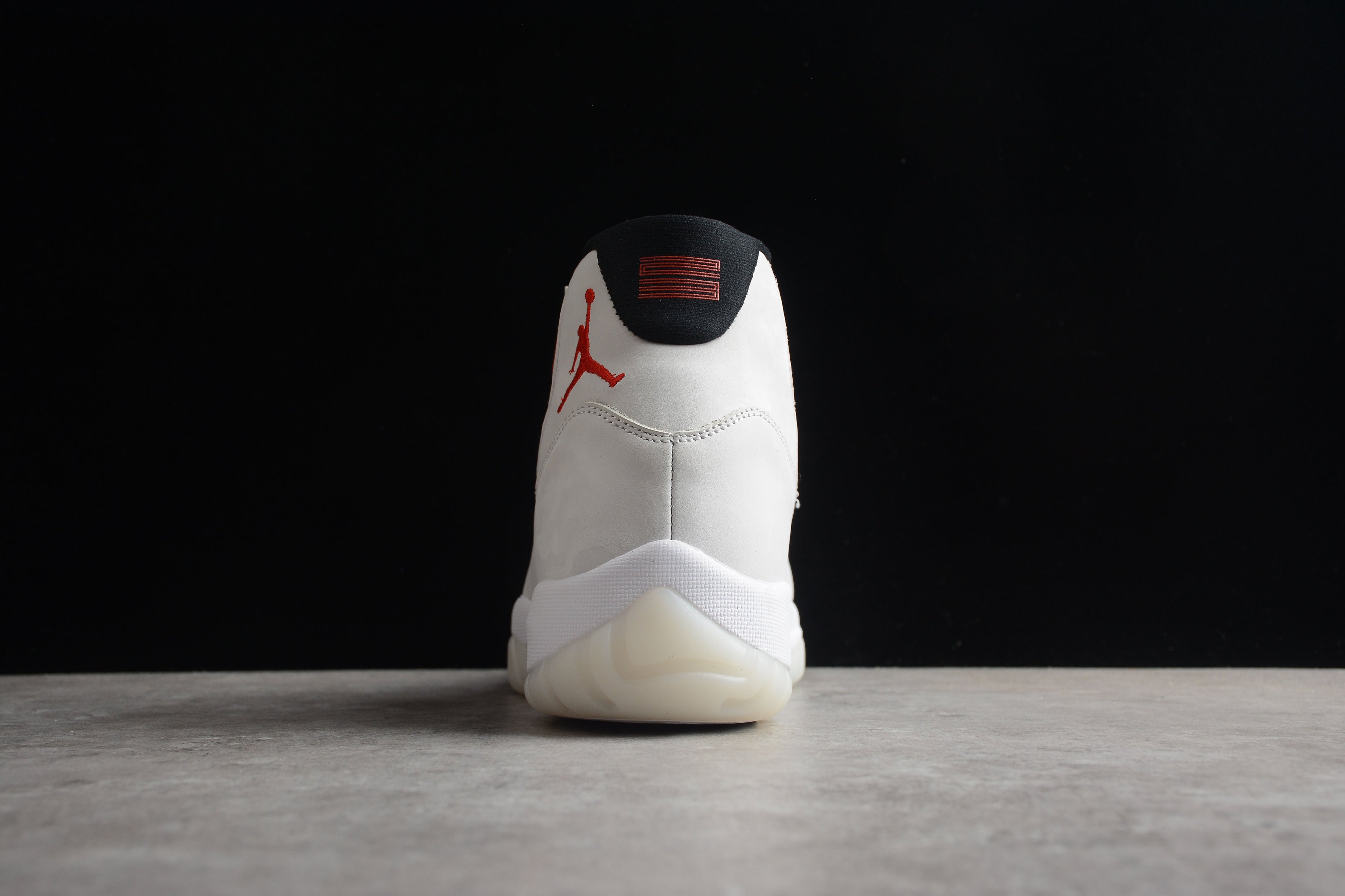AJ 11 "Platinum Tint"