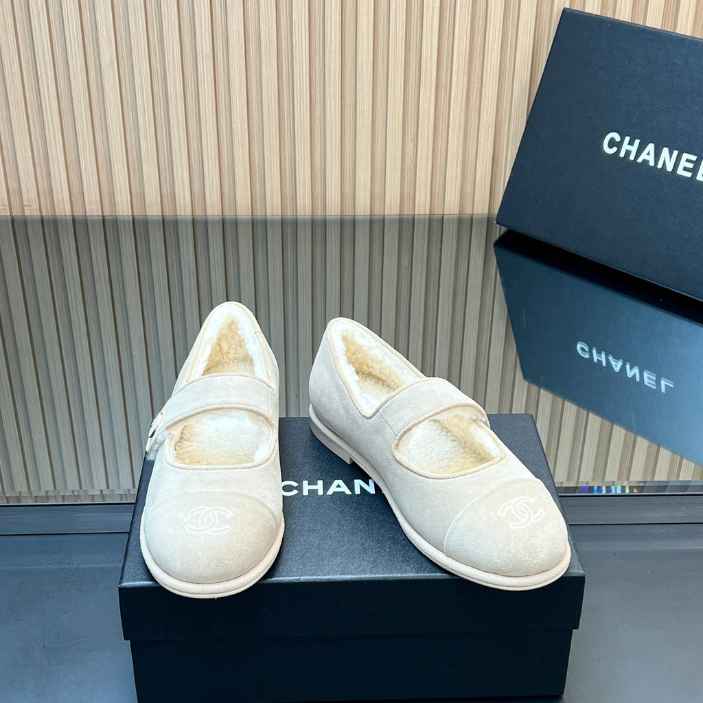 CHANEL 25S FURRY MARY JANE SHOES IN IVORY SUEDE