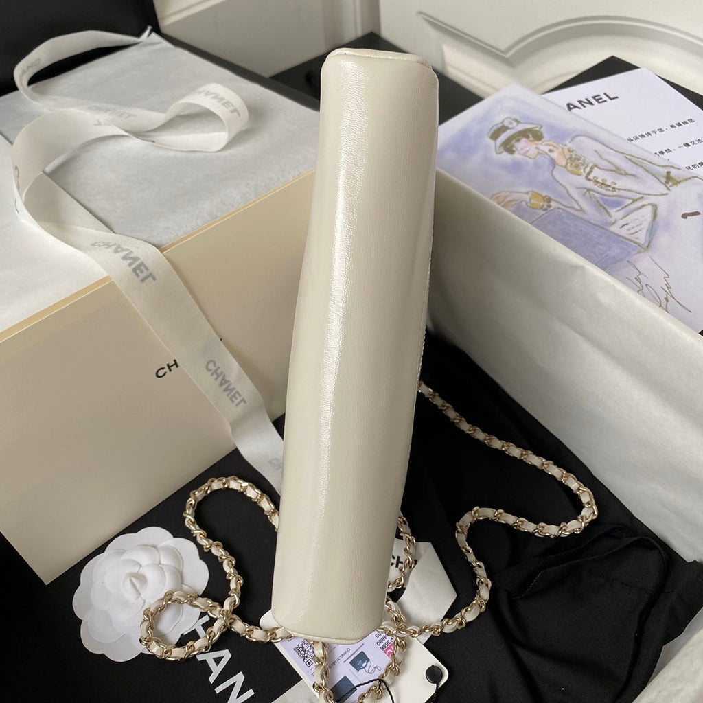 CHANEL 25S TOP HANDLE 20 CM IN CREAM WHITE LAMBSKIN