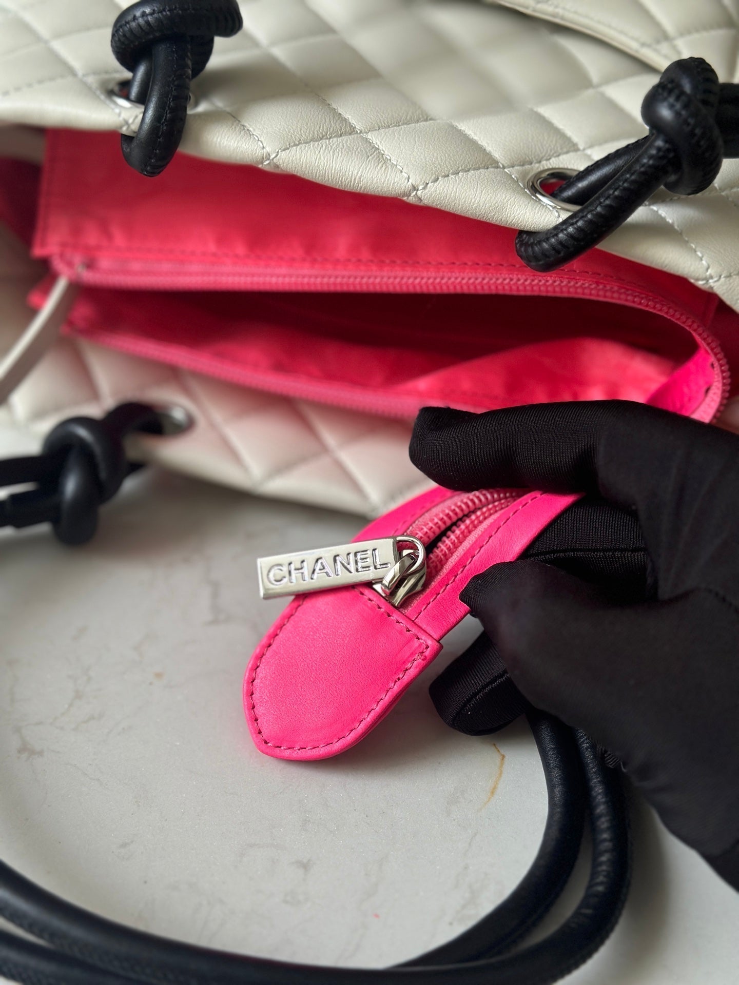 CHANEL 25S CAMBON LIGNE TOTE BAG 24 IN WHITE MIX BLACK CALFSKIN